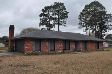 Main picture of 811 Seminole Dr