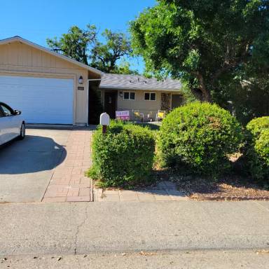 Main picture of 8928 Aksarben Dr