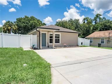 Main picture of 650 E Grapefruit Ave