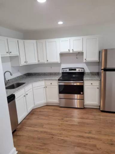 Main picture of 214 Hanover St
