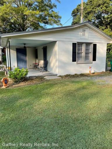 Main picture of 319 E Montgomery St