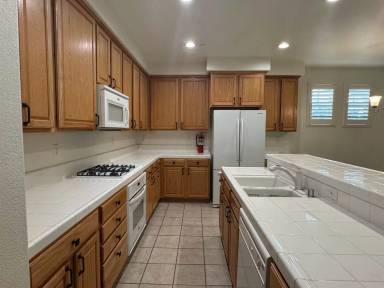 Main picture of 2704 Farmers Central Rd