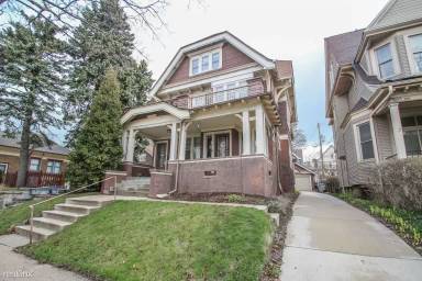 Main picture of 2700 N Murray Ave