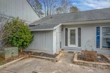 Main picture of 109 Royal Ct