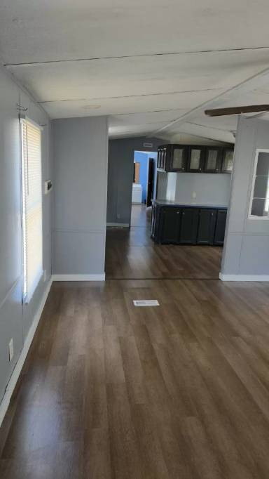 Main picture of 2635 E Palmetto St