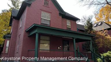 Main picture of 1137 E Burlington St