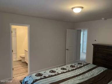 Main picture of 105 Sheila St