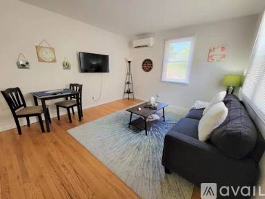 Main picture of 1509 E High St