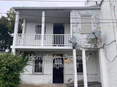 Main picture of 200 W Simpson St
