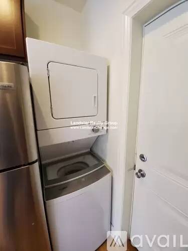 Main picture of 4867 N Washtenaw Ave