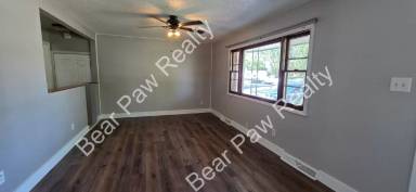 Main picture of 904 Coolidge St