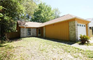 Main picture of 907 Nutmeg Ave
