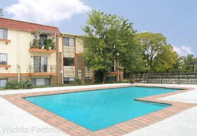 Main picture of 321 S Walnut St