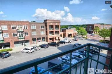 Main picture of 532 Meadowmont Village Cir