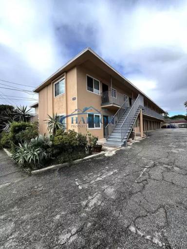 Main picture of 1919 Vanderbilt Ln