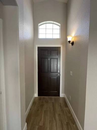 Main picture of 810 N Ahoy Dr