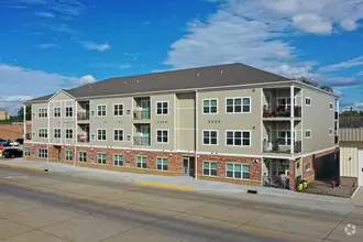 Main picture of 301 S Main St