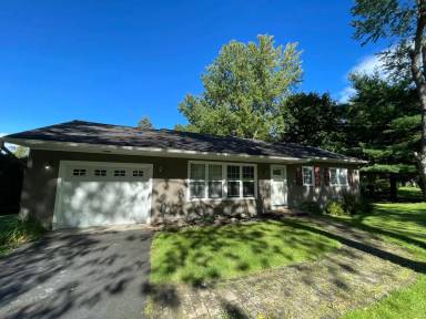Main picture of 5 West Ln