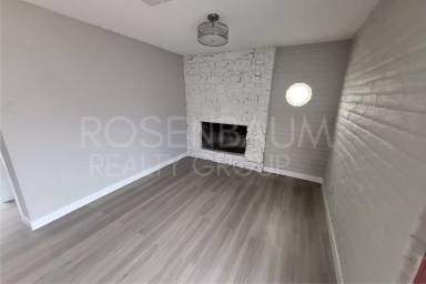 Main picture of 2609 W McLellan Blvd