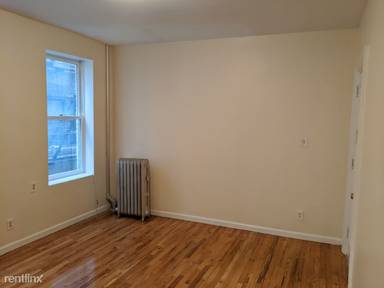 Main picture of 207 W 11th St