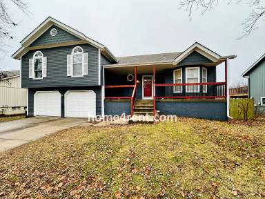 Main picture of 315 SE Timbercreek Ln