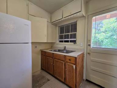 Main picture of 704 W Dean Ave