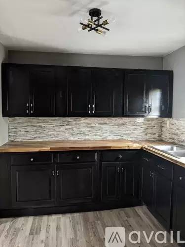 Main picture of 451 S 7th St