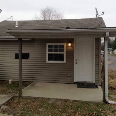 Main picture of 110 E Oak St