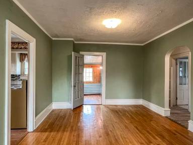 Main picture of 606 1st Ave S
