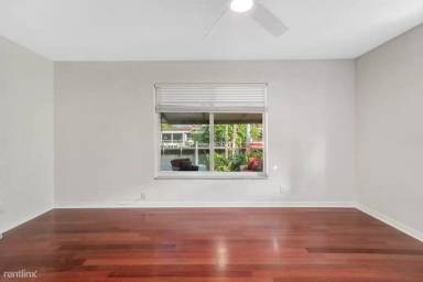 Main picture of 2142 NE 17th Ave