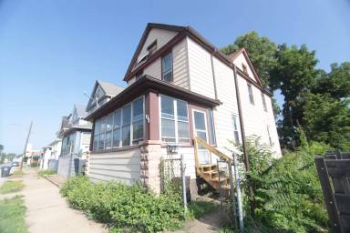 Main picture of 1011 4th Ave