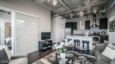 Main picture of 150 W Roosevelt Rd