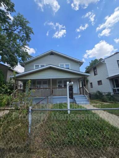 Main picture of 554 S Oakley Ave