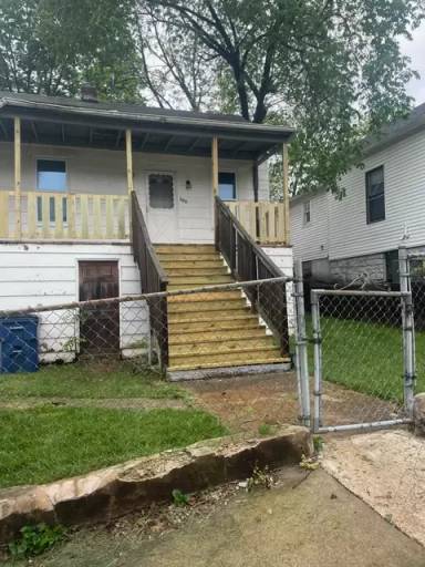 Main picture of 103 S 5th St