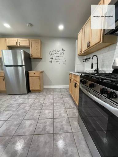 Main picture of 18503 Riopelle St