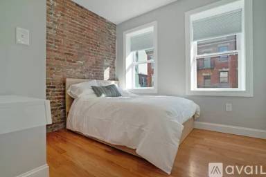 Main picture of 162 Cottage St