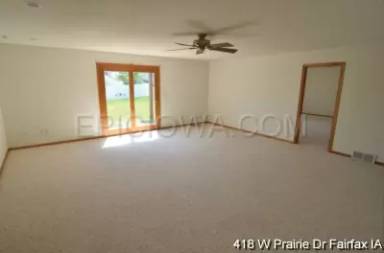 Main picture of 418 W Prairie Dr