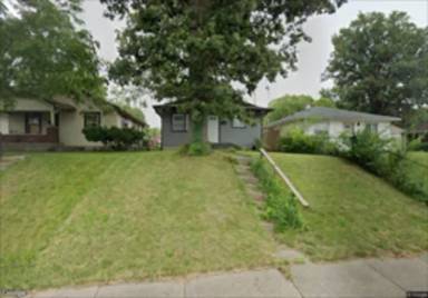 Main picture of 2947 N Lasalle St