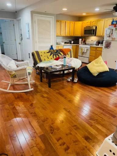 Main picture of 1613 Sydenham