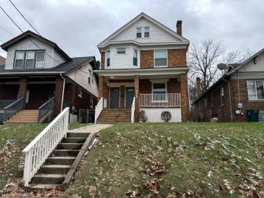 Main picture of 1917 Crane Ave