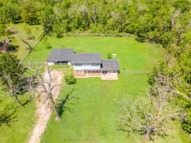 Main picture of 2708 County Road 686