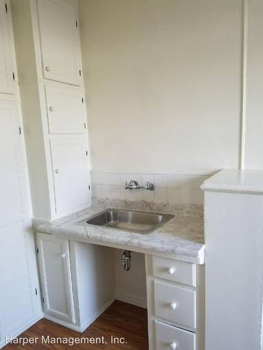 Main picture of 839 S Wilton Pl