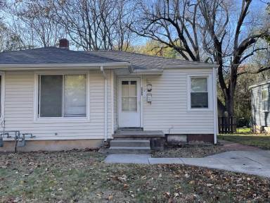Main picture of 2325 S Belmont St
