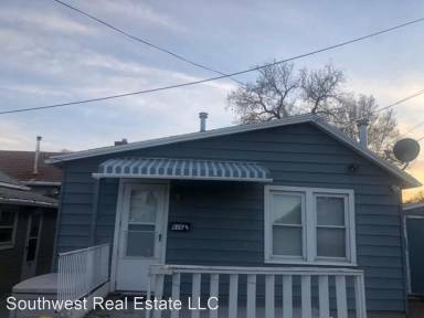 Main picture of 806 West St