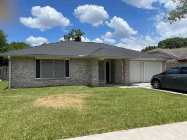 Main picture of 7107 Pickett Dr