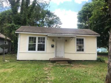 Main picture of 2536 Lamar St