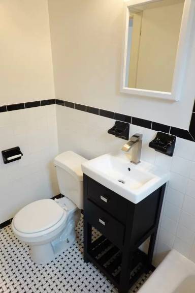 Main picture of 8713 Plymouth St