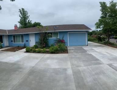 Main picture of 170 SE 3rd Ave