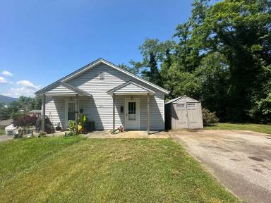 Main picture of 365 Red Ln