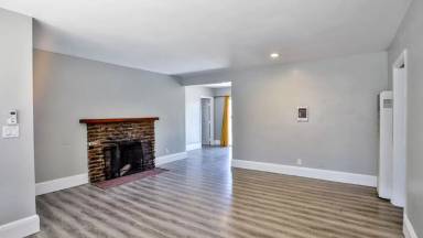Main picture of 16818 Upland Ave